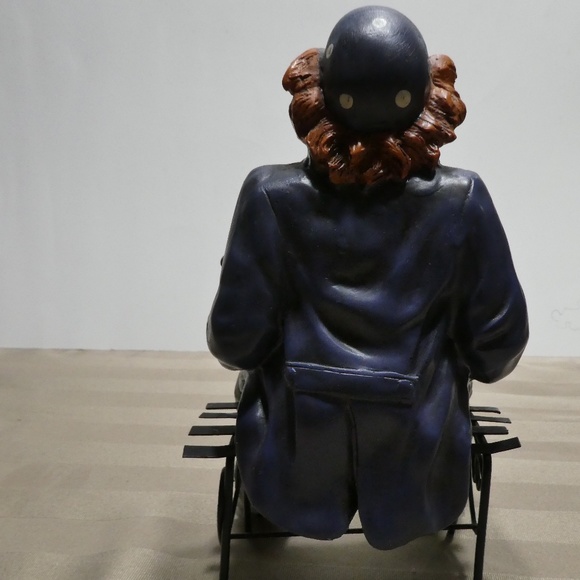 CLOWN porcelain sitting on bench playing accordion - Picture 3 of 4